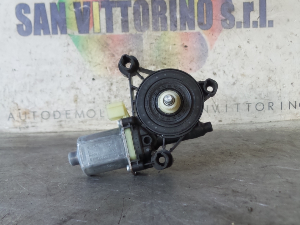 MOTORINO ALZACRISTALLO PORTA ANT. DX. AUDI A3 (8V) (05/16>)