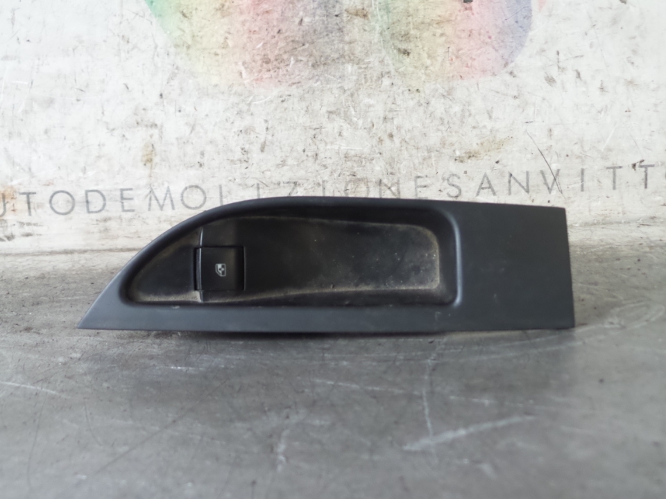 INTERRUTTORE ALZACRISTALLI PORTA POST. SX. OPEL ASTRA (P10) (10/09>)