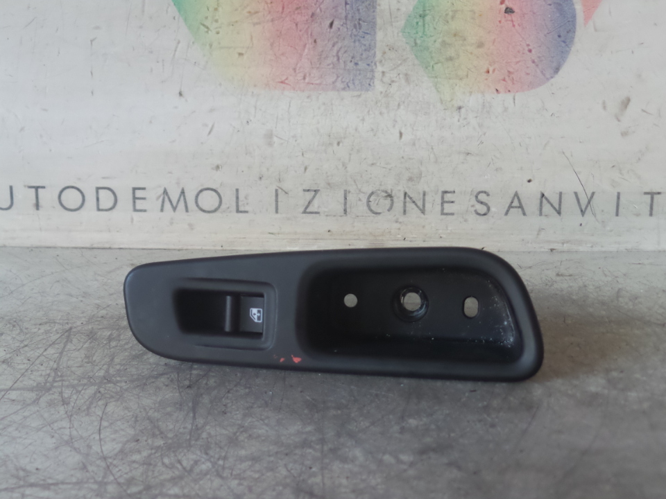 INTERRUTTORE ALZACRISTALLI PORTA POS DX. JEEP RENEGADE (5I) (08/14>)