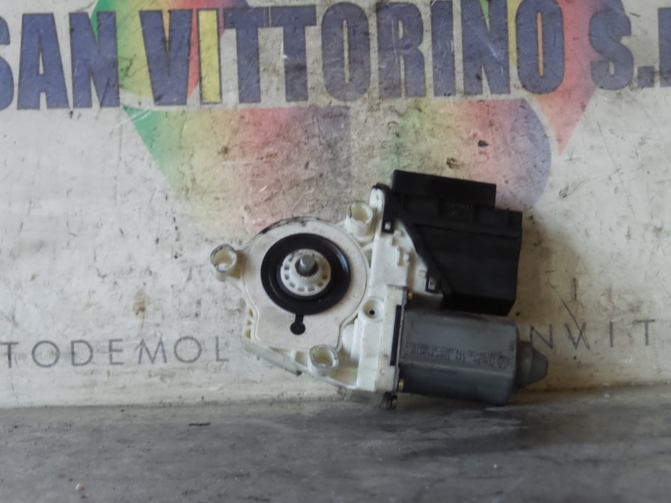 MOTORINO ALZACRISTALLO PORTA ANT. DX. SEAT IBIZA (6L) (12/01>08/09