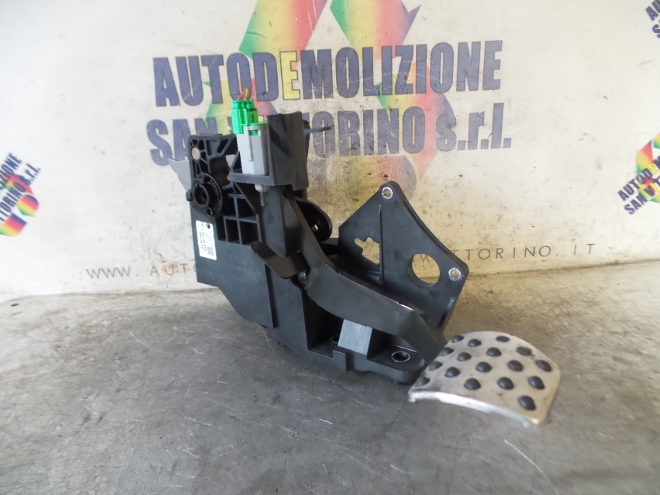 PEDALE FRENO C/SUPPORTO SMART FORTWO (C453) (07/14>)