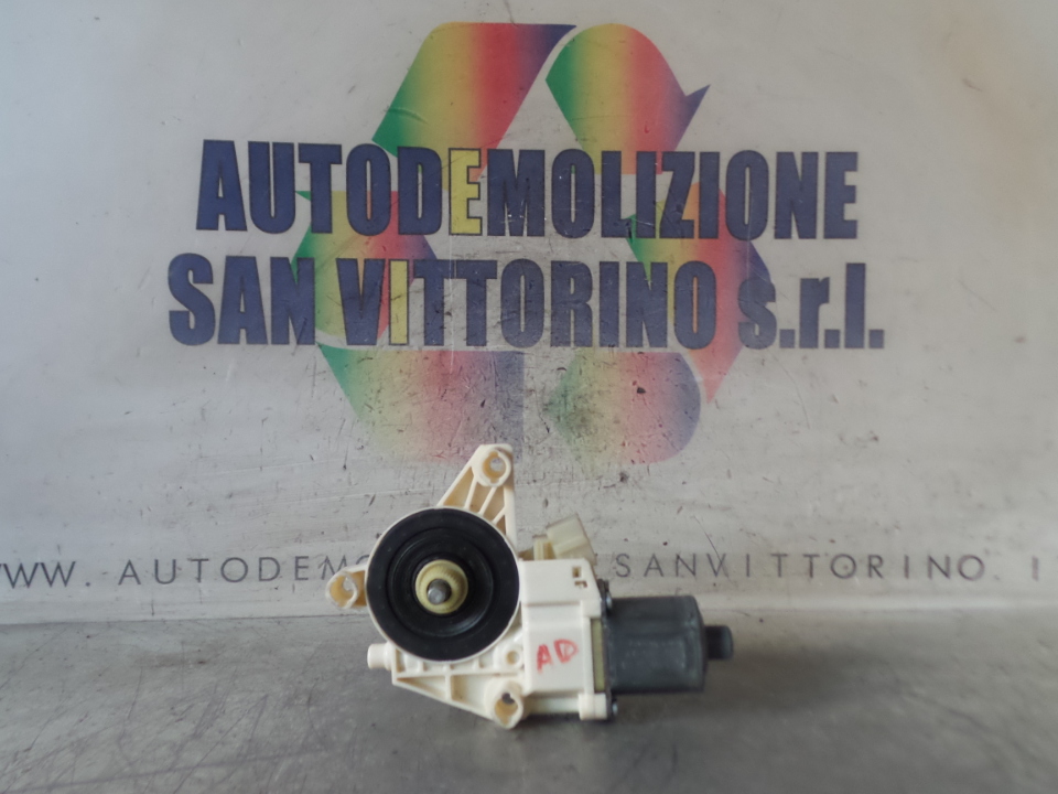 MOTORINO ALZACRISTALLO PORTA ANT. DX. MERCEDES-BENZ CLASSE GLK (X204) (07/08>)