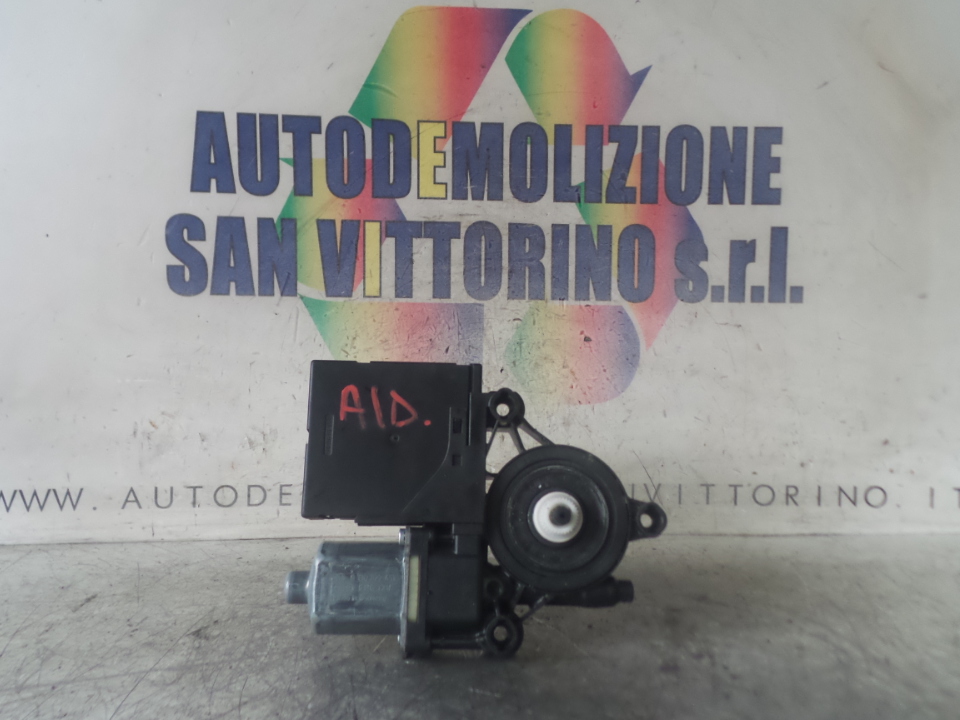 MOTORINO ALZACRISTALLO PORTA ANT. DX. VOLKSWAGEN PASSAT (36) (10/10>12/14