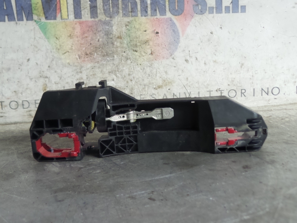 SUPPORTO MANIGLIA EST. PORTA ANT. SX. LANCIA YPSILON (TK) (04/11>)