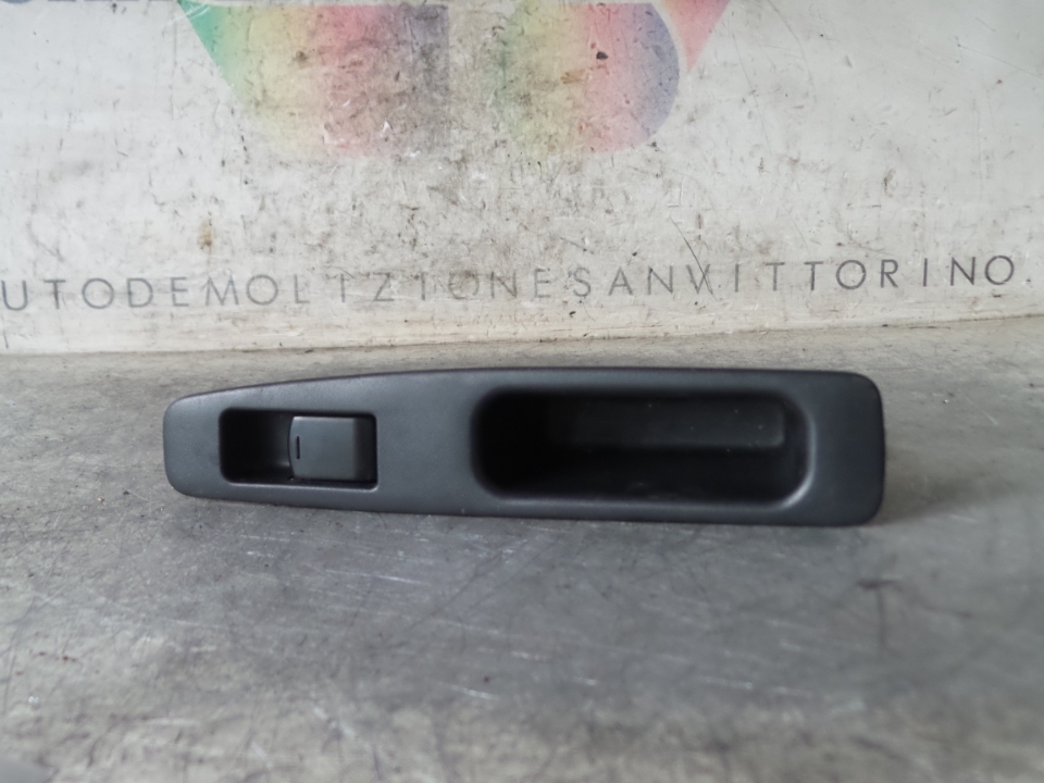 INTERRUTTORE ALZACRISTALLI PORTA POS SX. NISSAN QASHQAI (J10E/JJ10E) (09/10>)