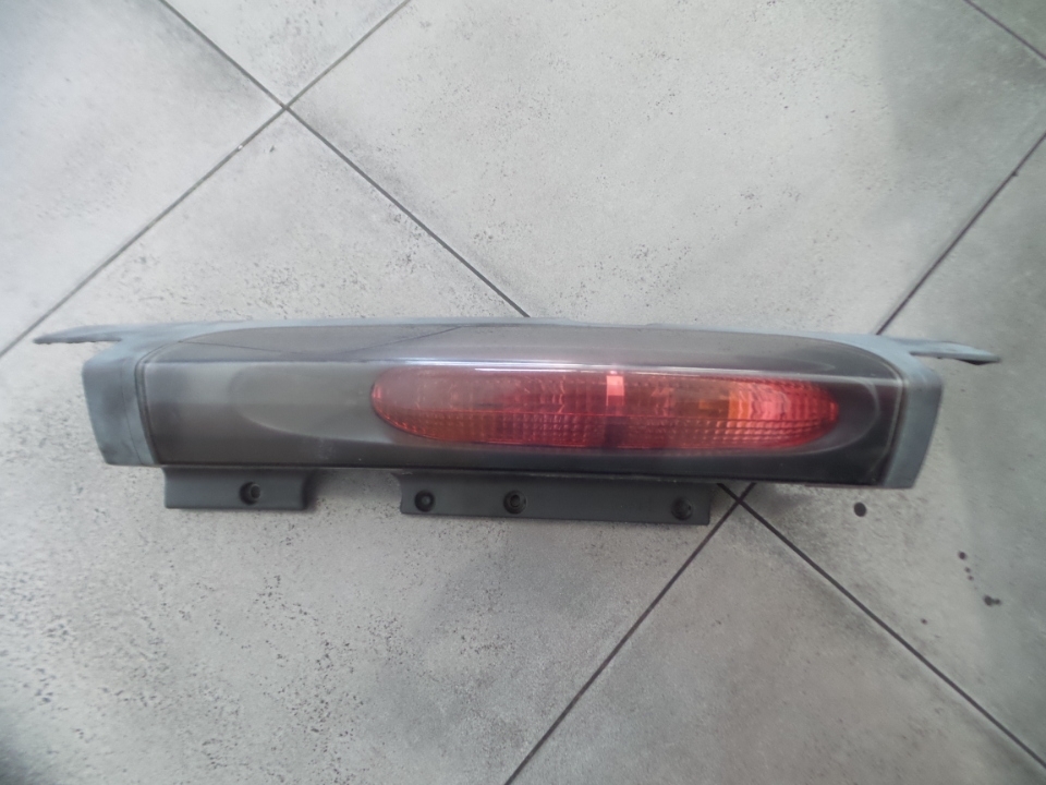 FANALE POST. P/PORTA POST.180 DX. RENAULT TRAFIC (06/01>09/06