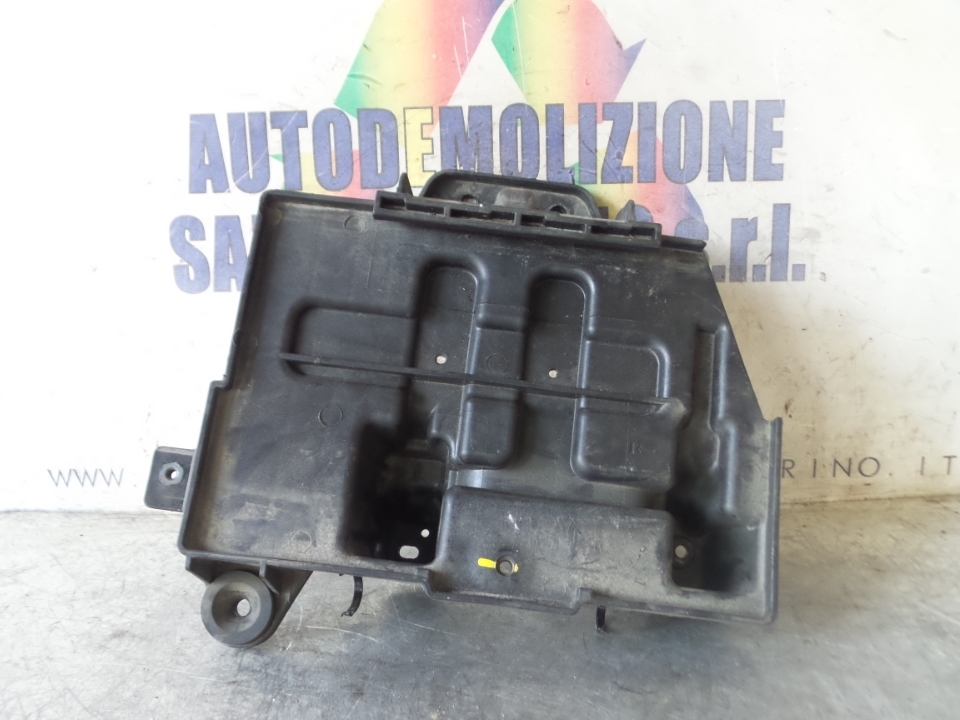 CASSETTA PORTABATTERIA KIA SPORTAGE 3A SERIE (03/14>06/16