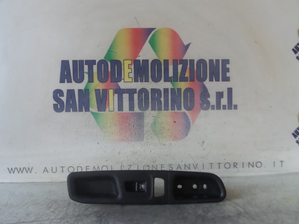 INTERRUTTORE ALZACRISTALLI PORTA ANT. JEEP RENEGADE (5I) (08/14>)