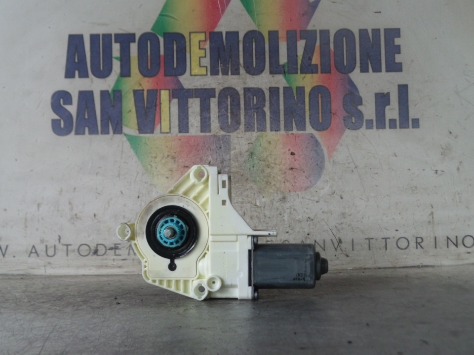 MOTORINO ALZACRISTALLO PORTA POST. DX. LAND ROVER RANGE ROVER SPORT (03/05>)